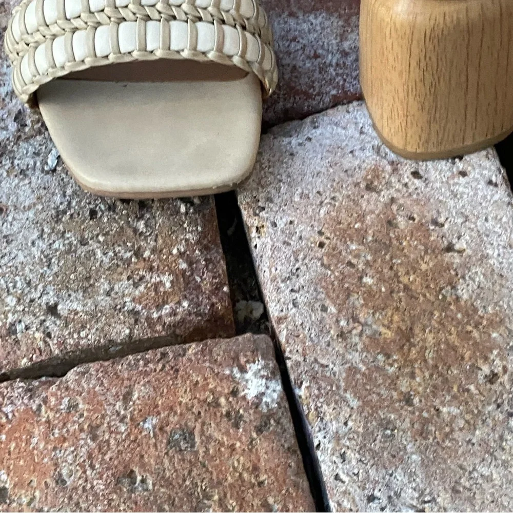 Universal Thread Cream Women's Sandals - Picture 5 of 5